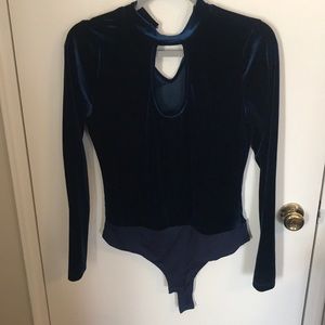 Shinestar velvet keyhole body suit